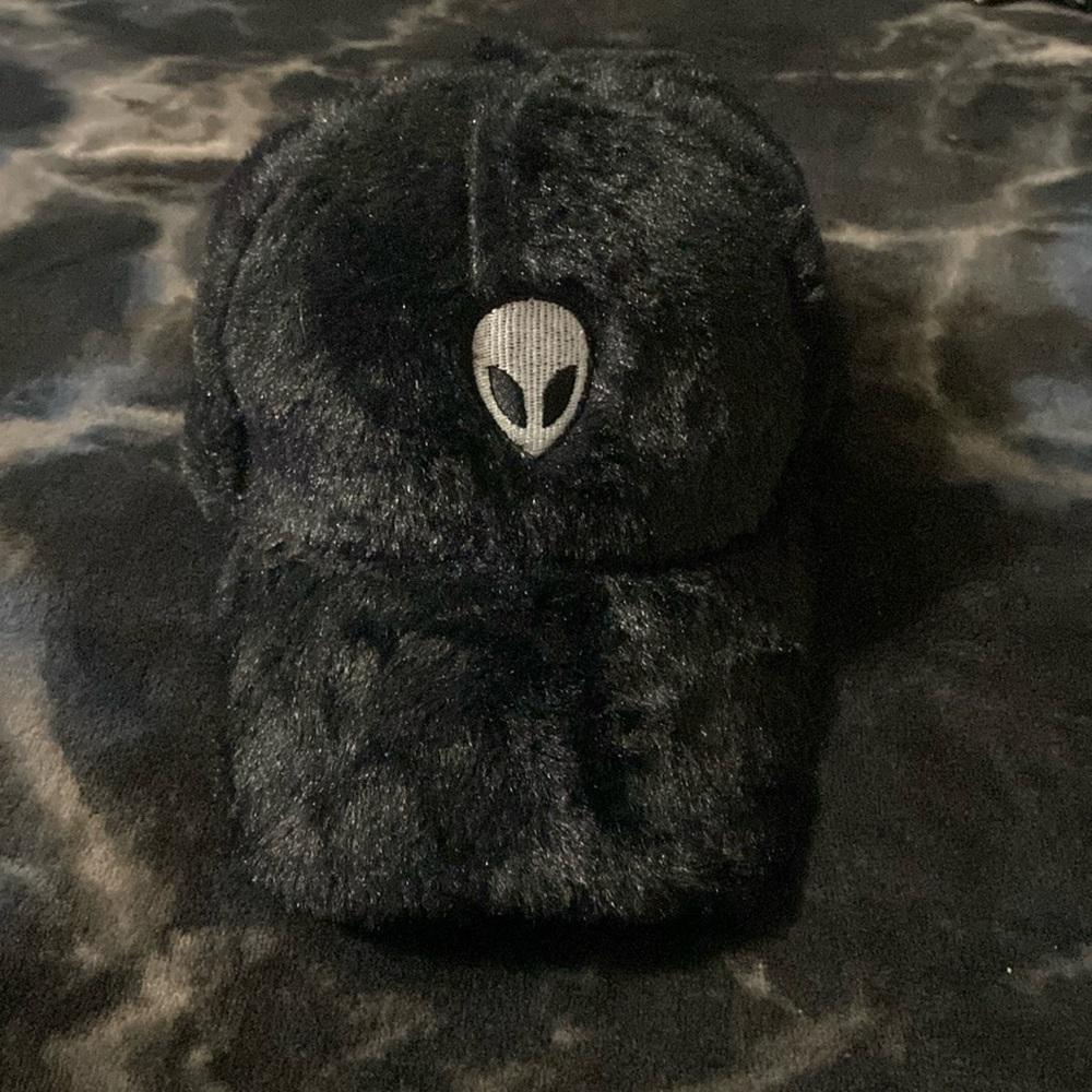 ALIEN FACE DAD HAT!! 100% POLYESTER